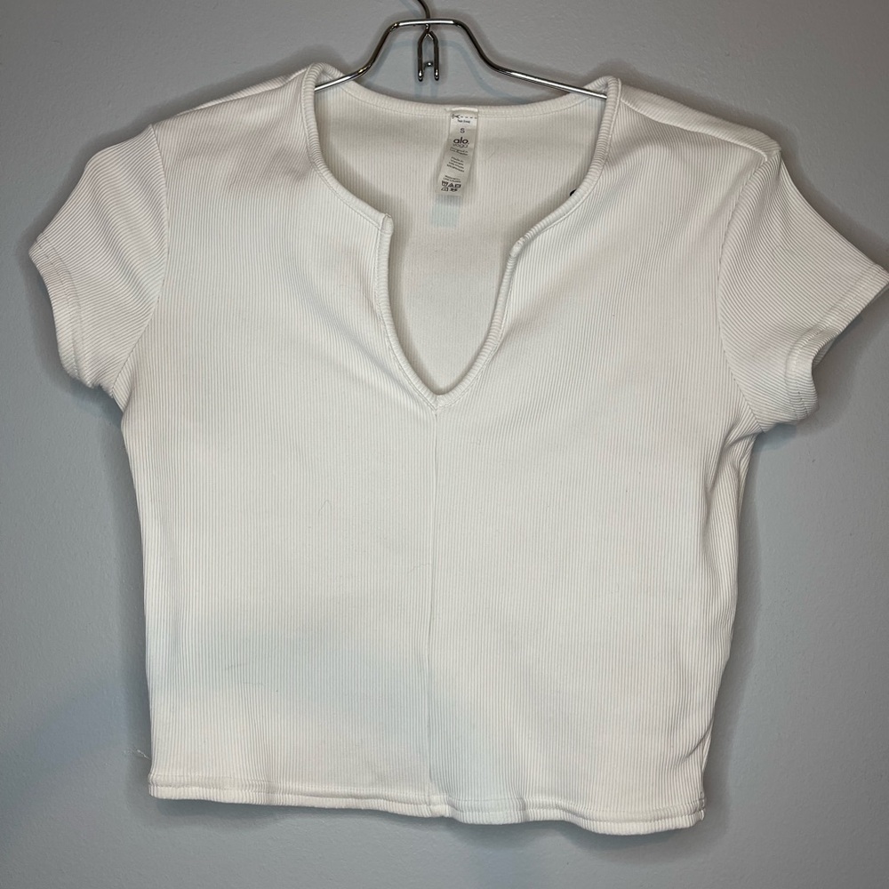 ALO Yoga White Ribbed Crop Top
